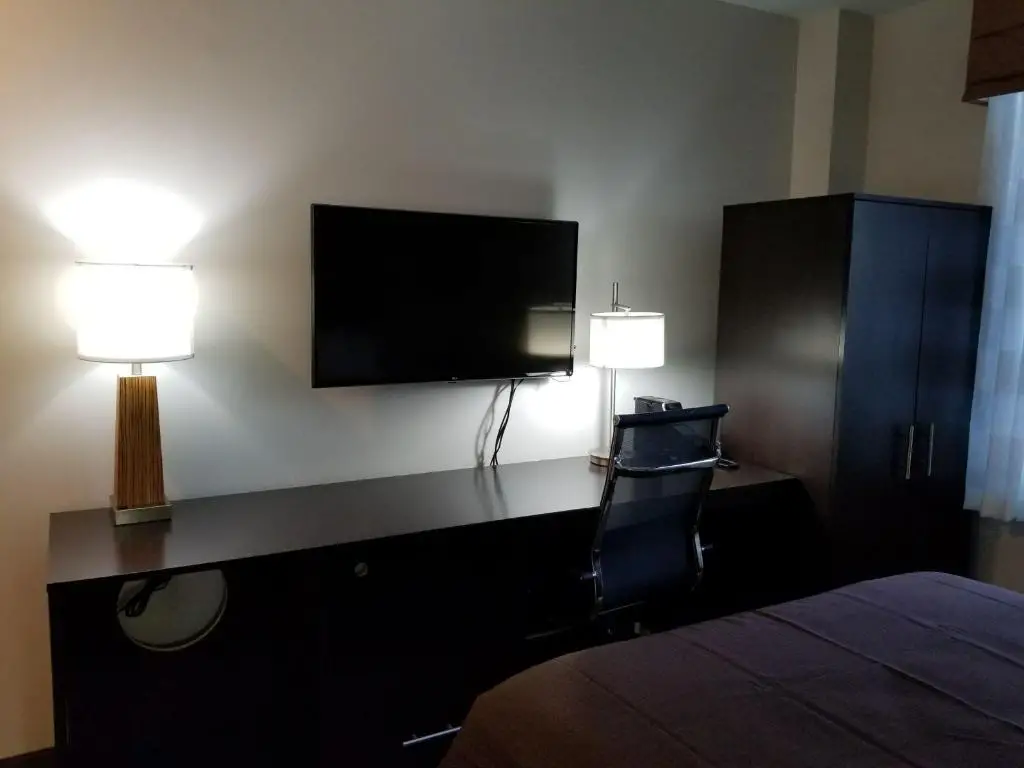 Hillside Hotel 8